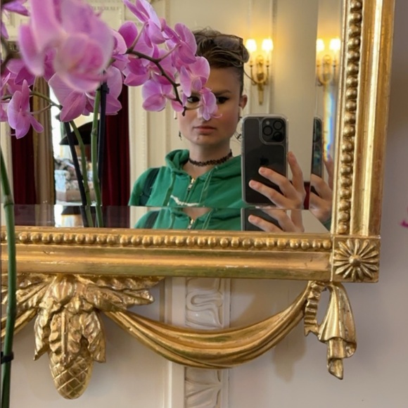 If it’s something I’ll wear, then I’ll share! - Picture 1 of 4